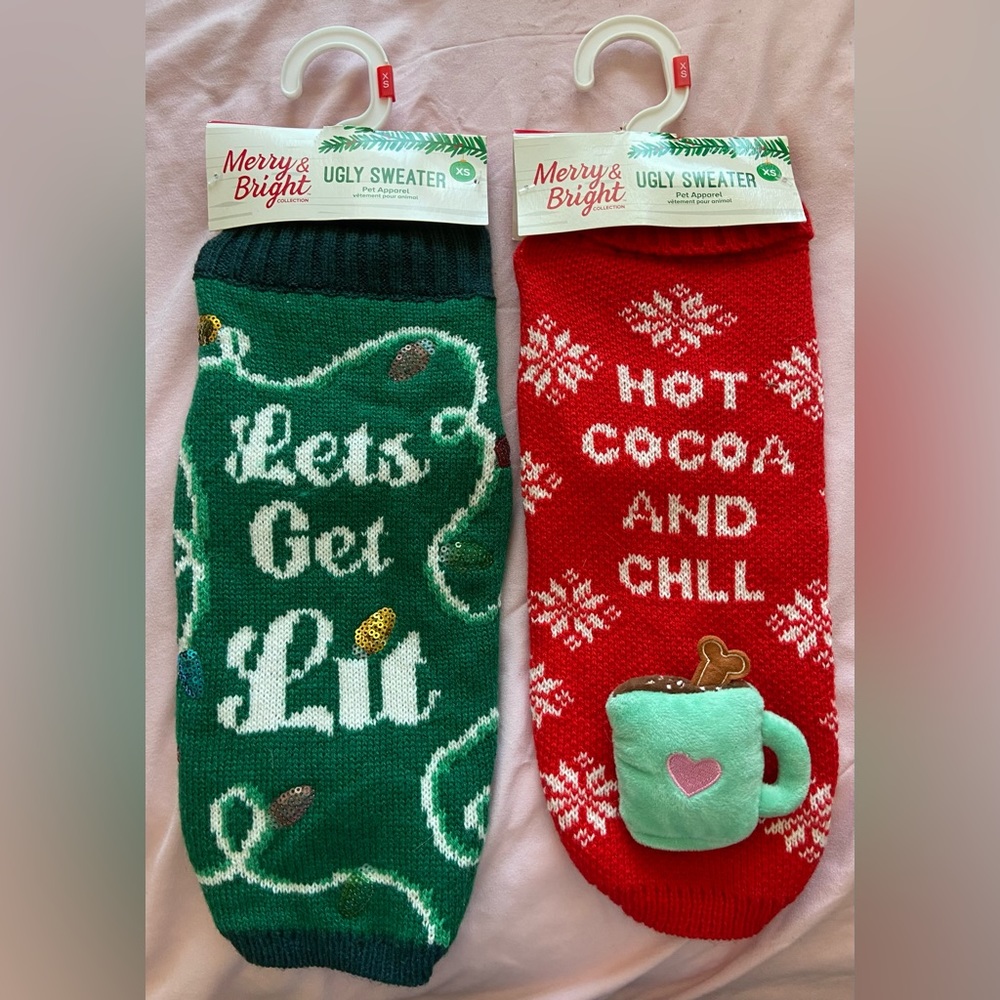 XS PET HOLIDAY SWEATERS (2)